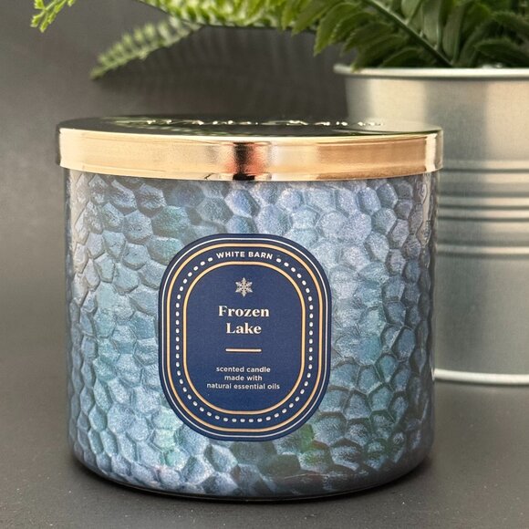 BBW Frozen Lake White Barn Bath & Body Works 3 Wick Candle - Picture 1 of 10